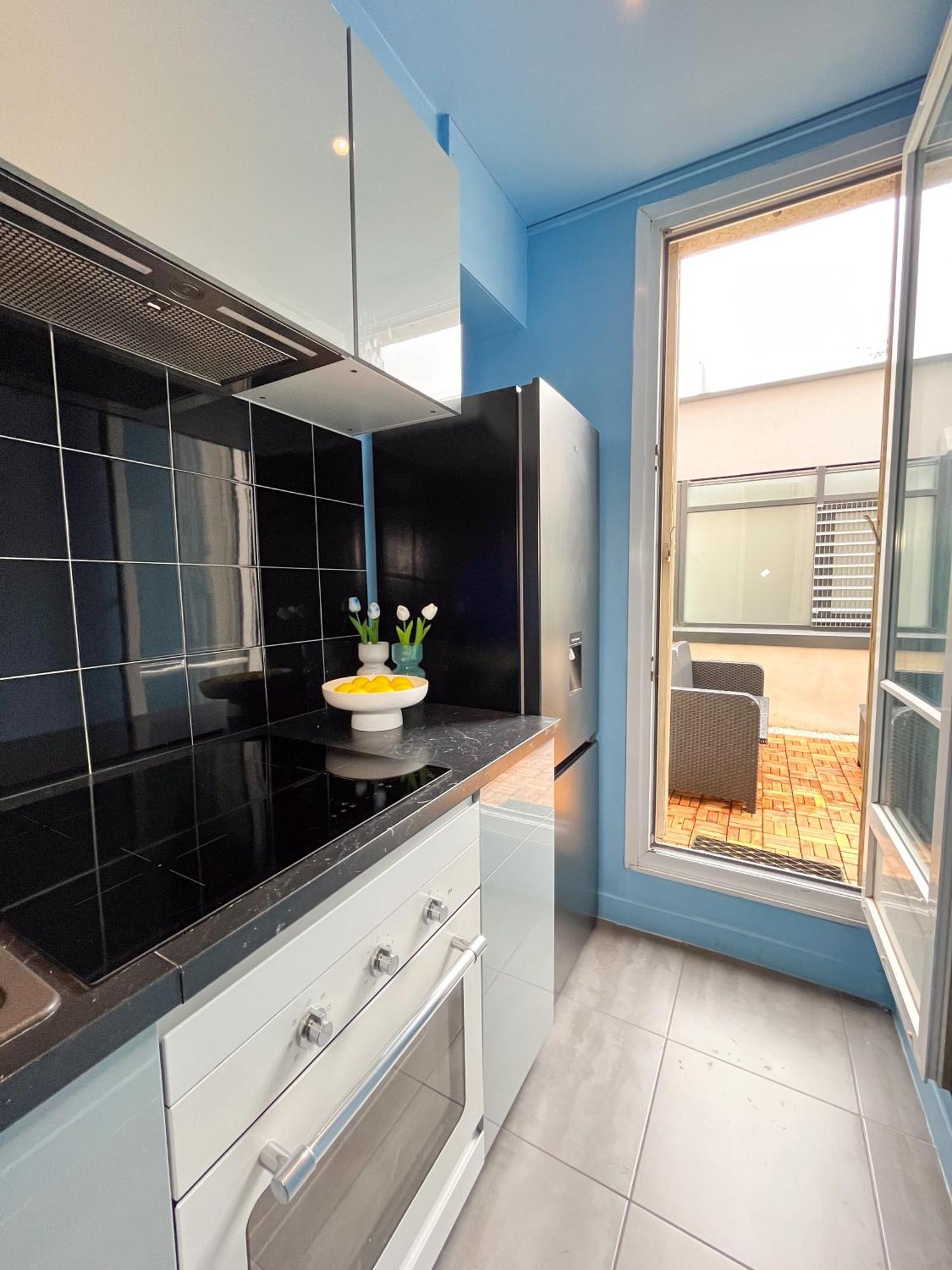 Surperbe Retro Paris Apartment